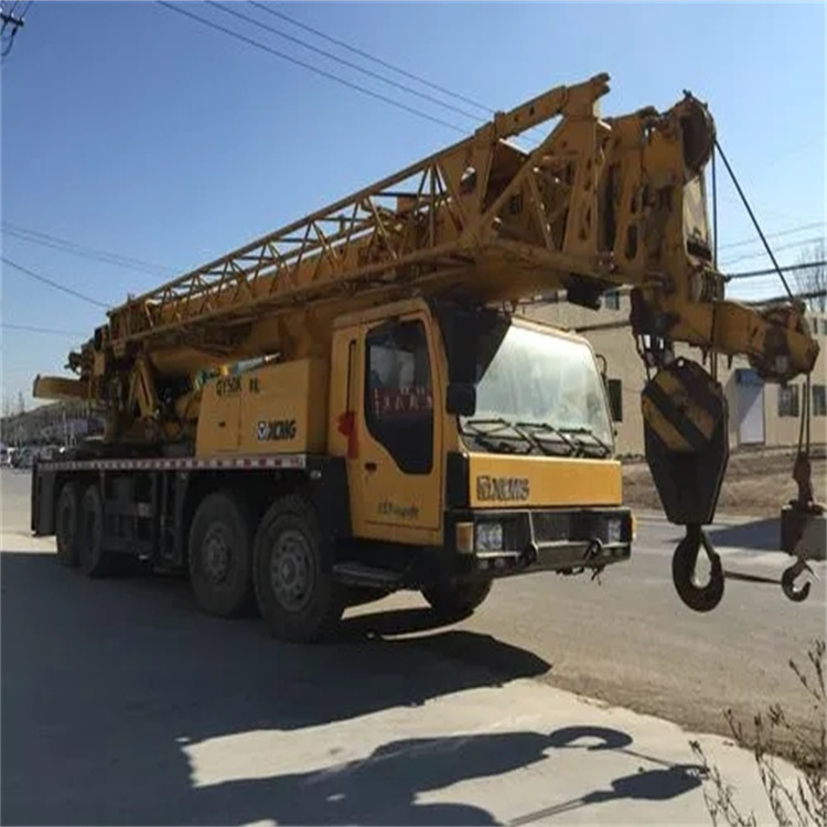 连南吊车怎么吊装挖掘机